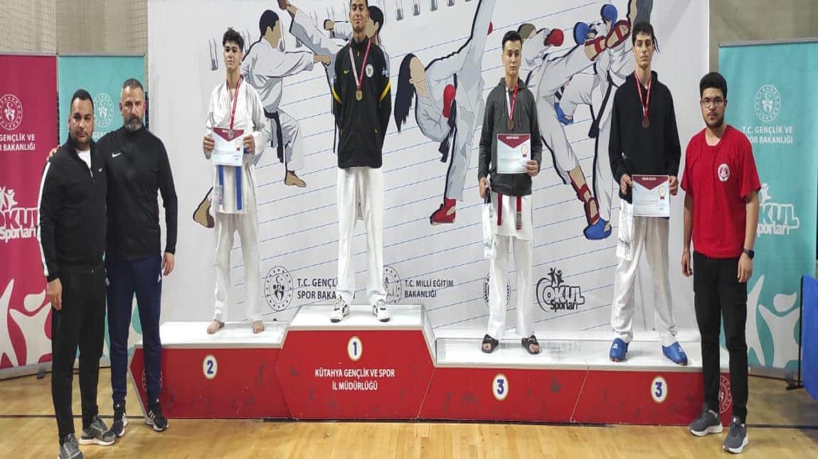 Karate Şampiyonası Türkiye 1.si Suat KAÇAR